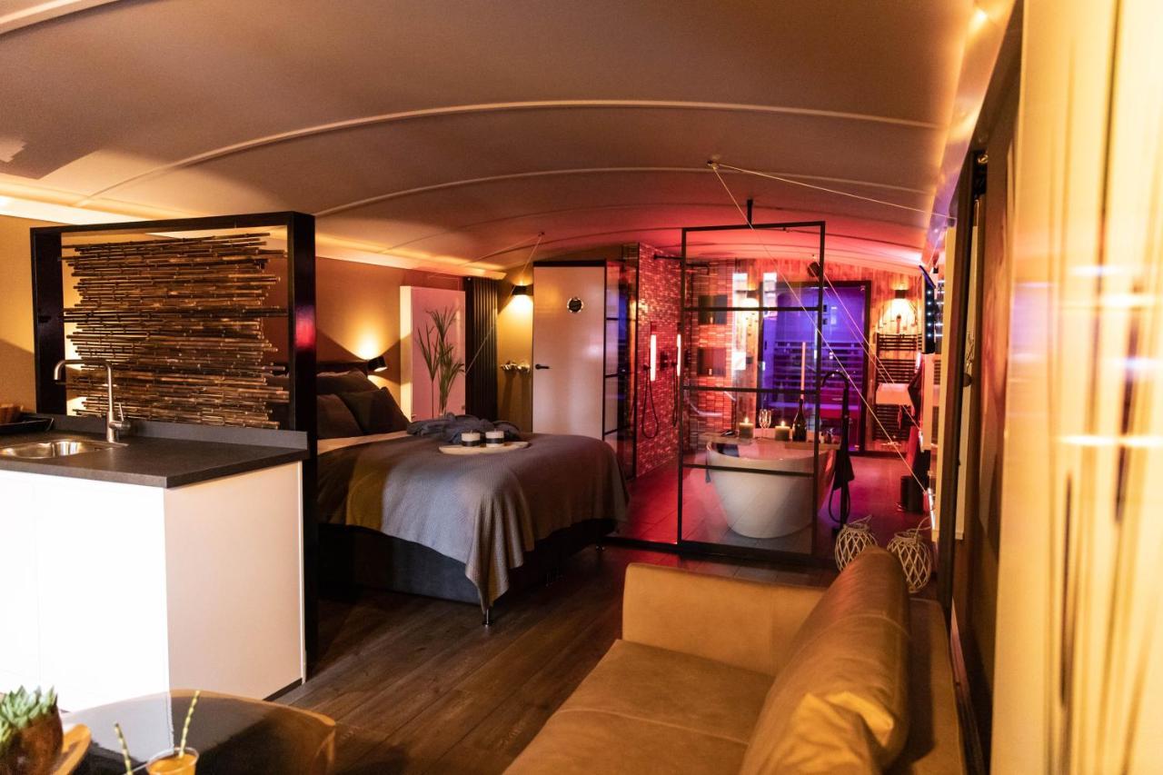 Wellnessboat De Michiel De Ruyter Hotel Groningen Eksteriør billede